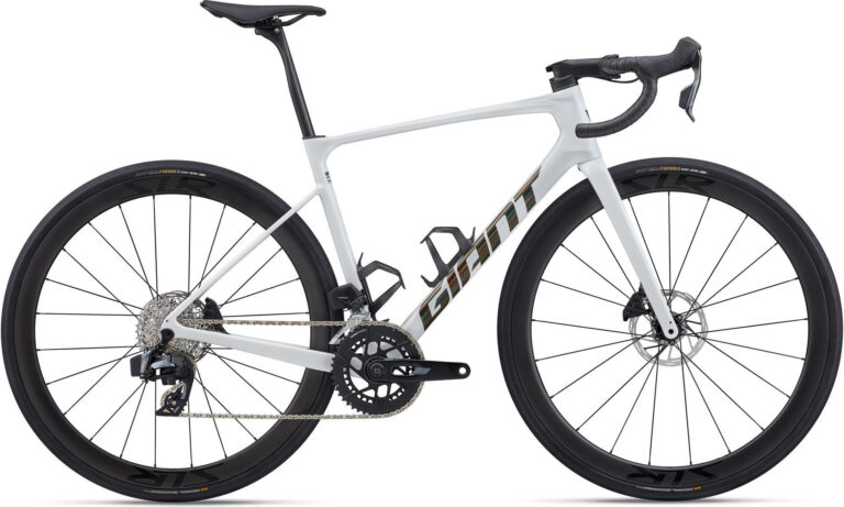 Giant Defy Advanced Pro 1 2026 - Wit